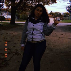 Meet your Posher, Lina